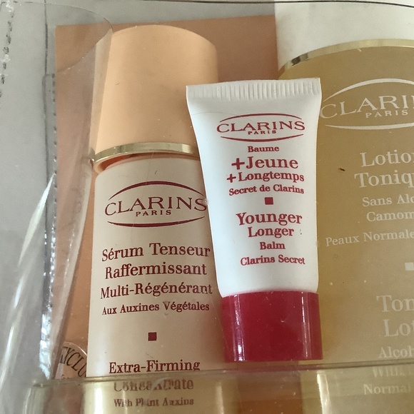 Clarins travel size skincare kit - Picture 2 of 6